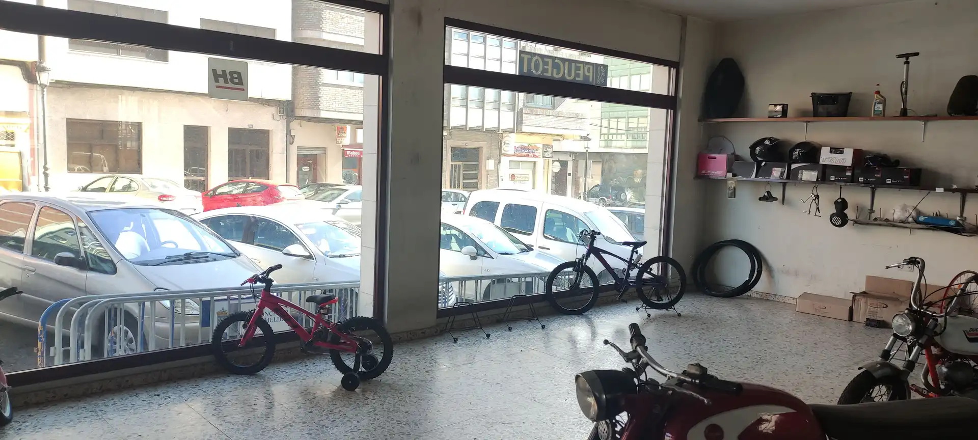 Local comercial de lloguer a Melide, imagen 5