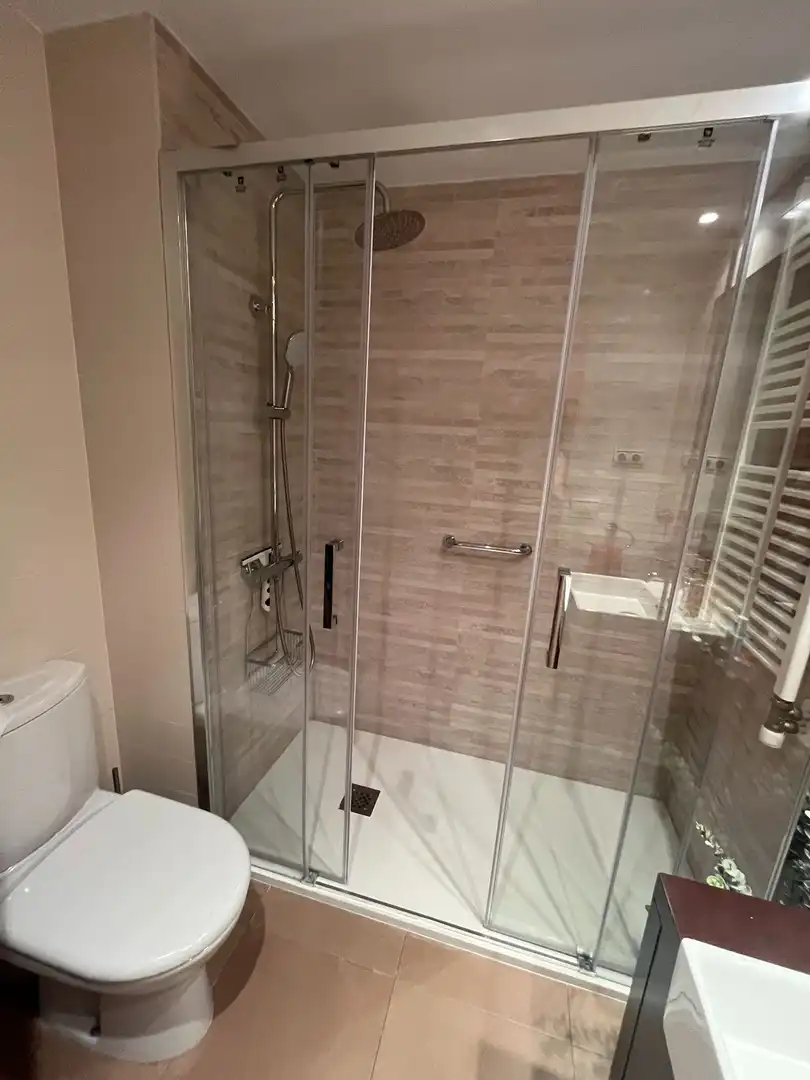 Baño de Estudio de alquiler en Terrassa con Calefacción