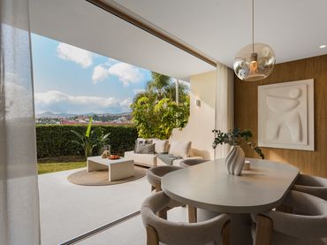 Adosado con jardín en venta en LAS AGUILAS-NVA AND ALOHA 1