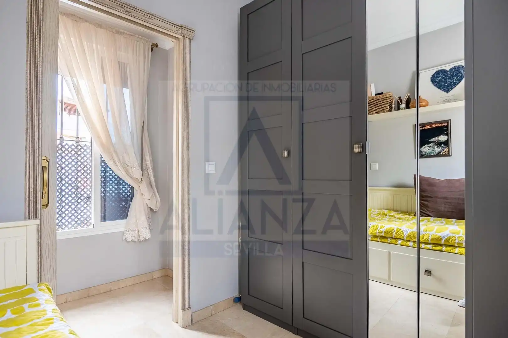Bedroom of Flat for sale in Camas  with Air Conditioner, Heating and Terrace