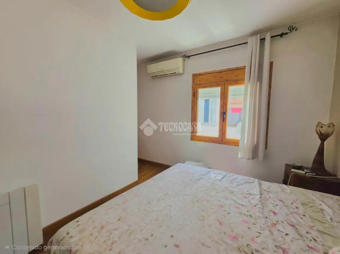 Dormitori de Pis en venda en Santa Coloma de Gramenet amb Aire condicionat, Parquet i Terrassa