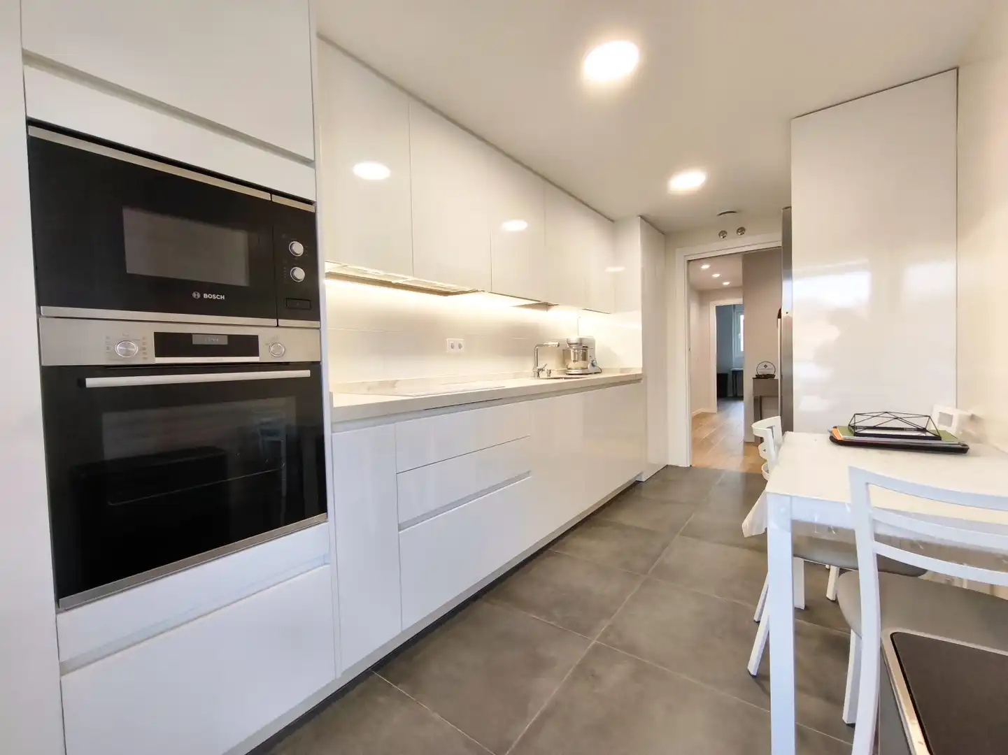 Küche von Wohnung zum Verkauf in  Logroño mit Heizung, Privatgarten und Parkett