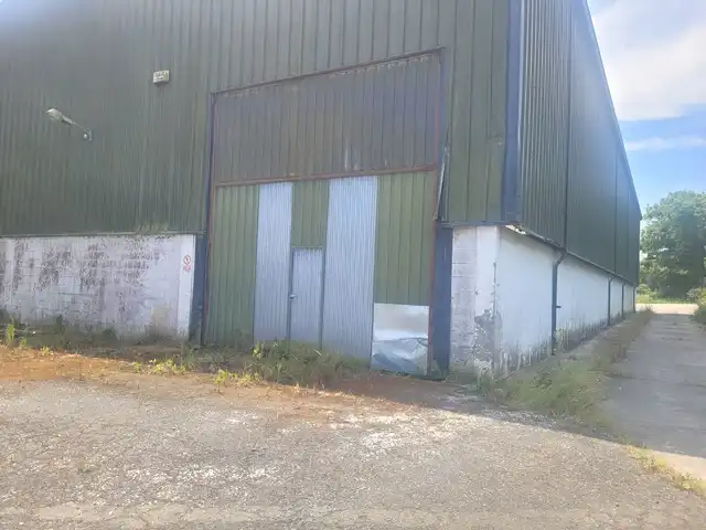 Vista exterior de Nave industrial en venta en Valdoviño