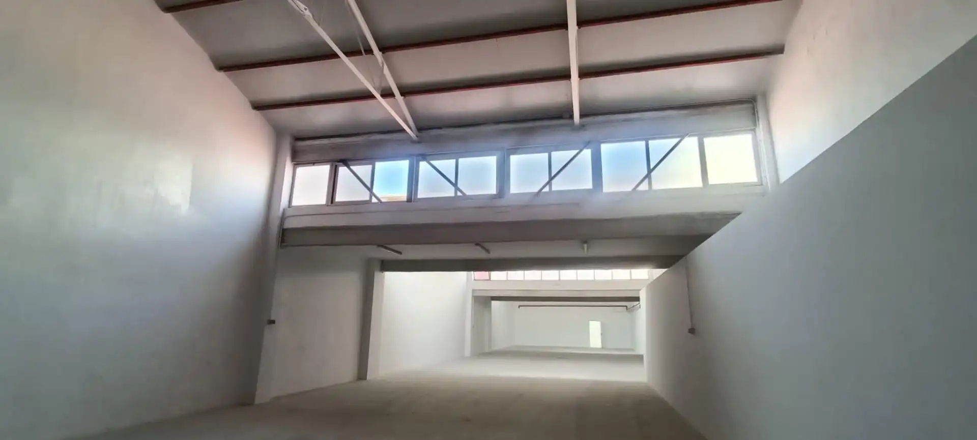 Fabrikhallen zur Miete in Elche / Elx