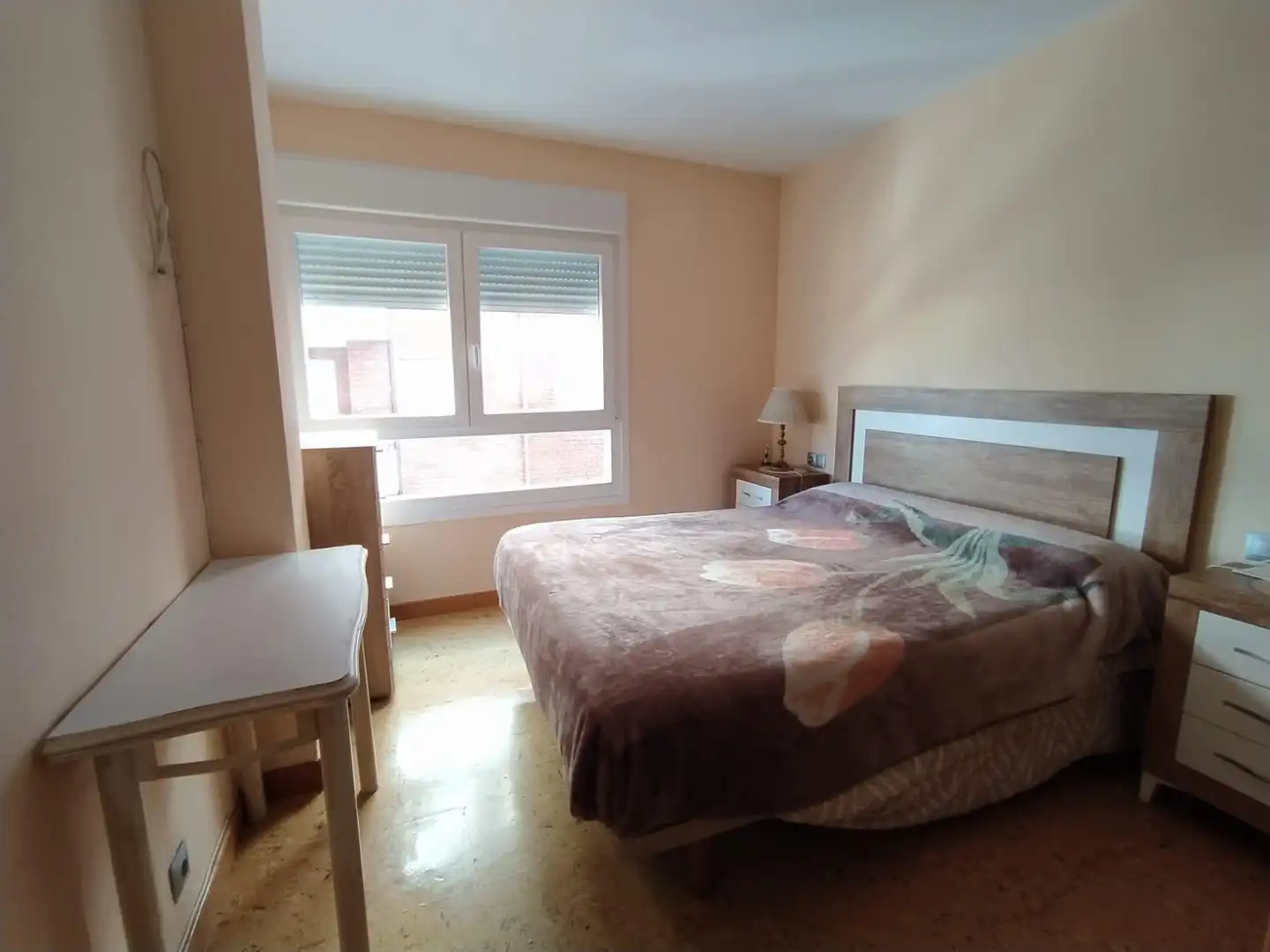 Habitación de Piso en venta en Ponferrada con Calefacción, Terraza y Trastero
