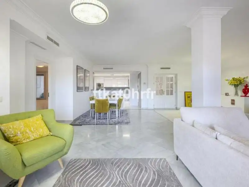 Sala d'estar de Planta baixa de lloguer en Marbella amb Aire condicionat, Calefacció i Terrassa