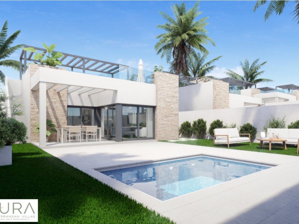 Houses for sale in Calle Sierra Lisbona, Golf Valle Este