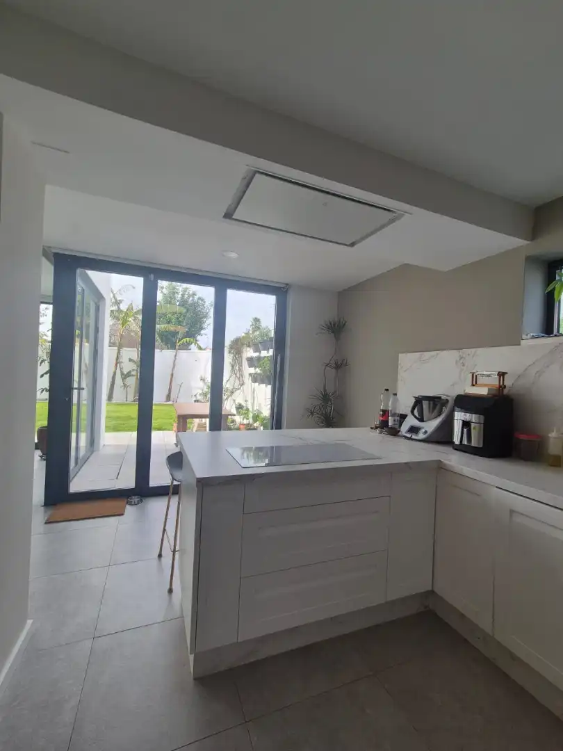 Cuina de Casa o xalet en venda en Bormujos amb Jardí privat i Terrassa