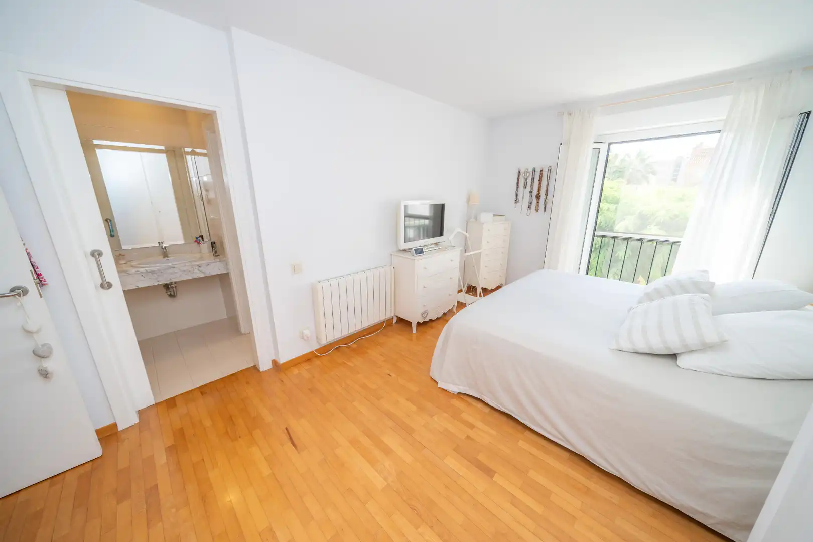 Habitación de Casa adosada en venta en Calella con Aire acondicionado, Calefacción y Parquet