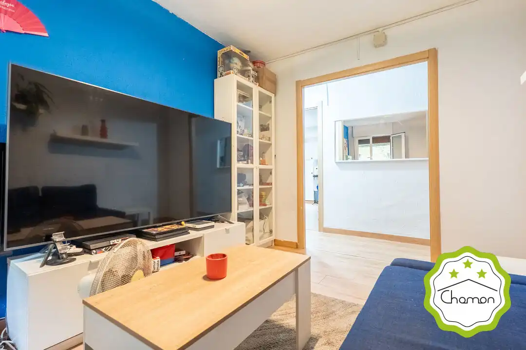 Living room of Flat for sale in Bilbao   with Private garden and Storage room