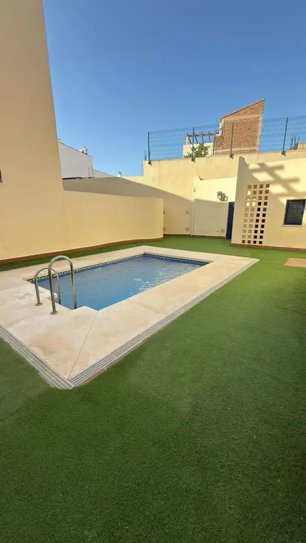 Piscina de Piso en venta en Torremolinos con Aire acondicionado, Balcón y Piscina comunitaria