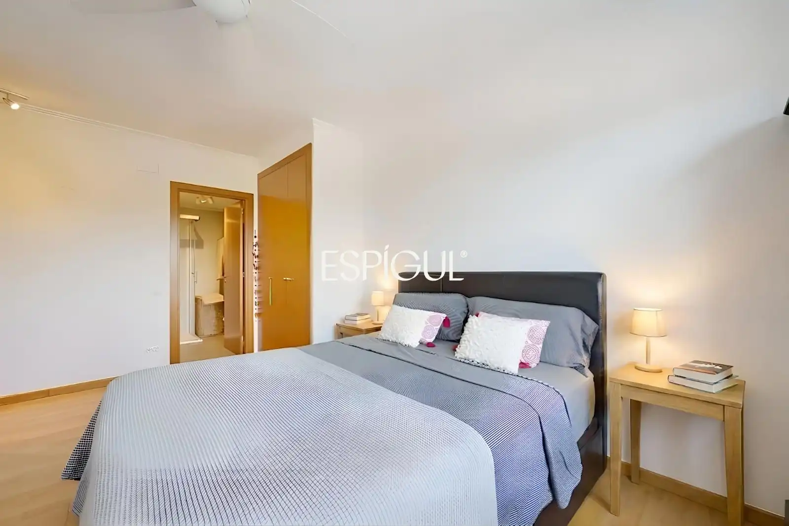Habitación de Piso en venta en Sant Cugat del Vallès con Calefacción, Parquet y Terraza