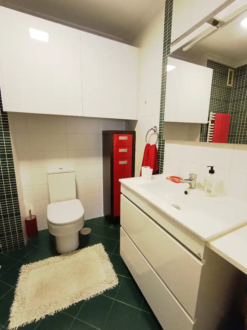 Badezimmer von Wohnungen zum Verkauf in Pontevedra Capital  mit Heizung, Parkett und Abstellraum
