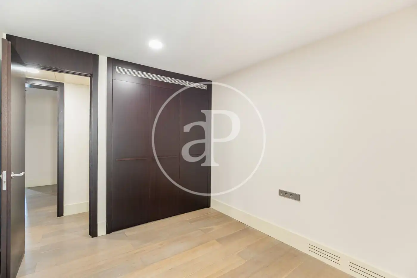Bedroom of Flat for sale in Barcelona  with Air Conditioner and Heating