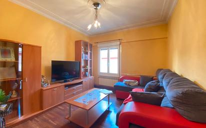 Living room of Flat for sale in Vitoria - Gasteiz  with Heating, Parquet flooring and Furnished