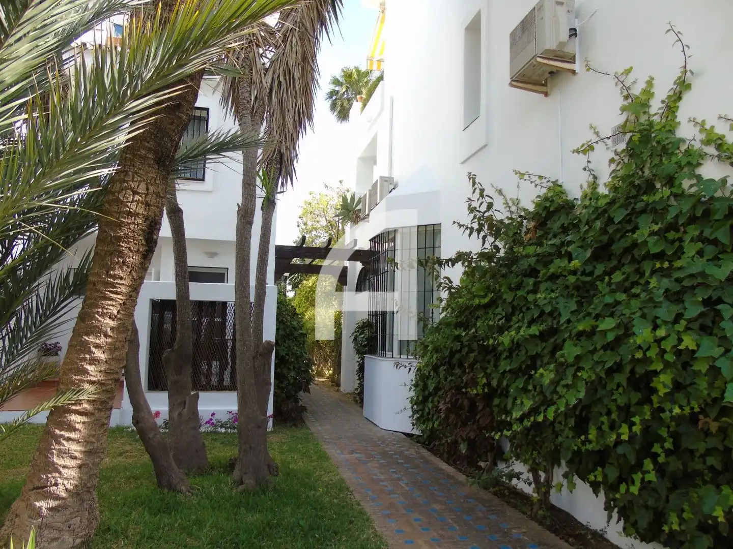 Vista exterior de Dúplex de alquiler en Mijas con Aire acondicionado, Calefacción y Terraza