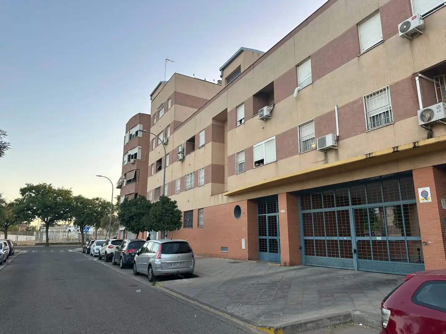 Vista exterior de Piso en venta en Sevilla con Aire acondicionado, Jardín privado y Terraza