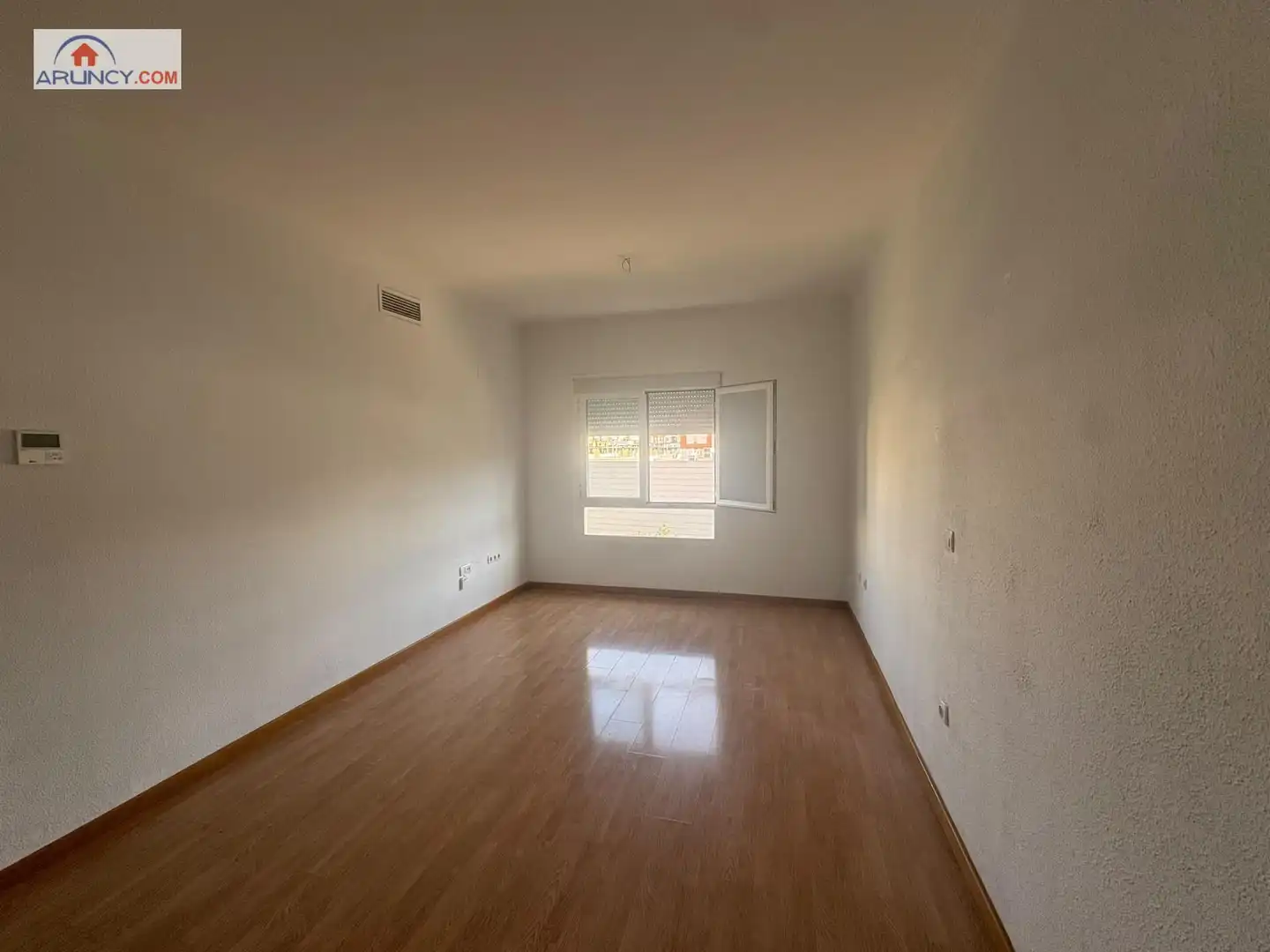 Flat with lift to rent in San Pablo - Santa Justa, imagen 7