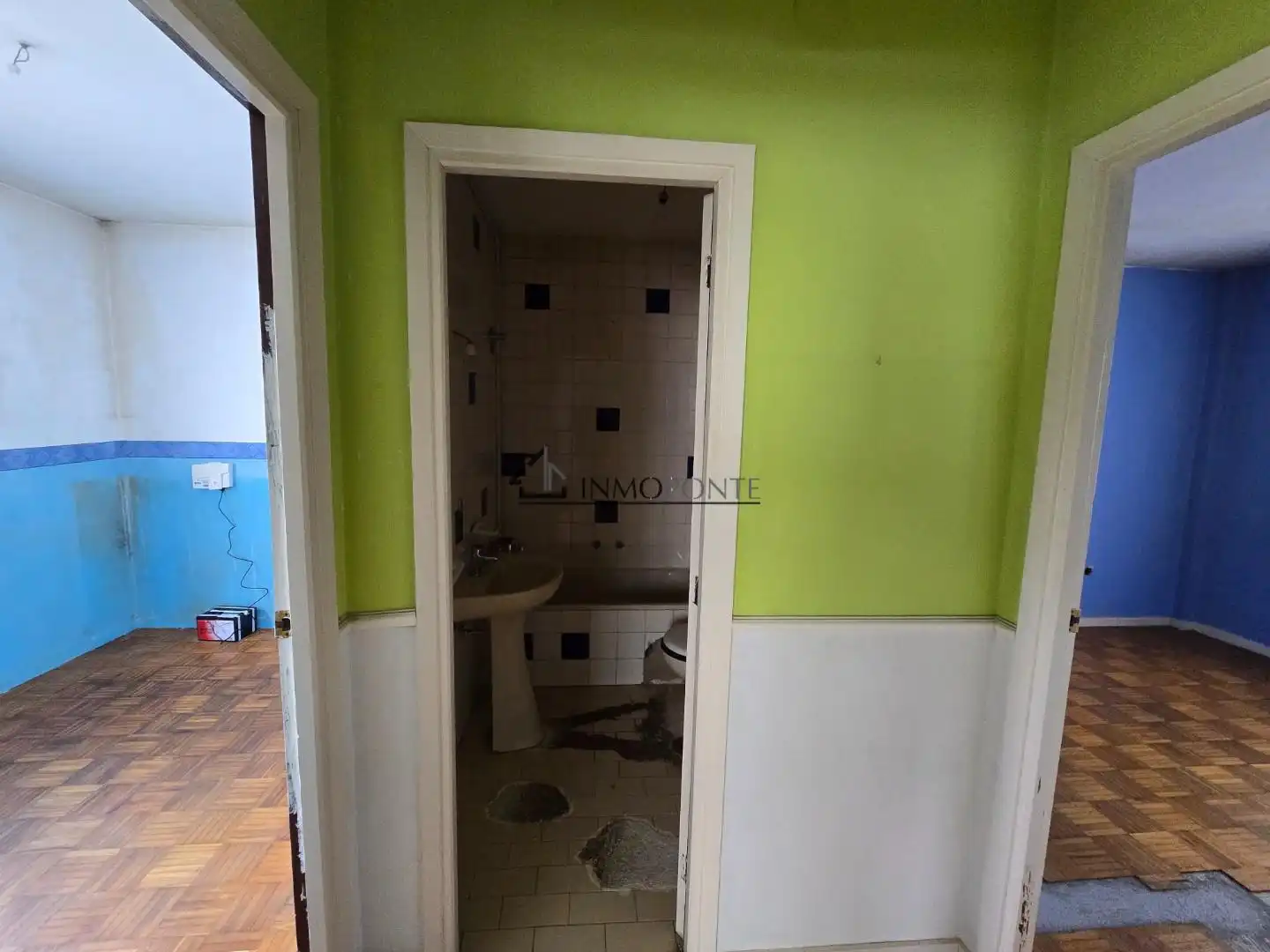 Wohnung zum Verkauf in Pontevedra Capital  mit Heizung, Parkett und Terrasse