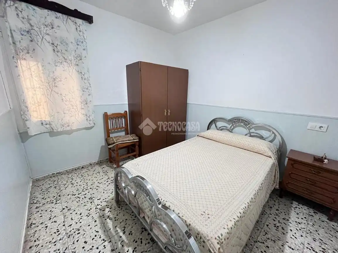 Dormitori de Casa adosada en venda en Navalcán amb Balcó