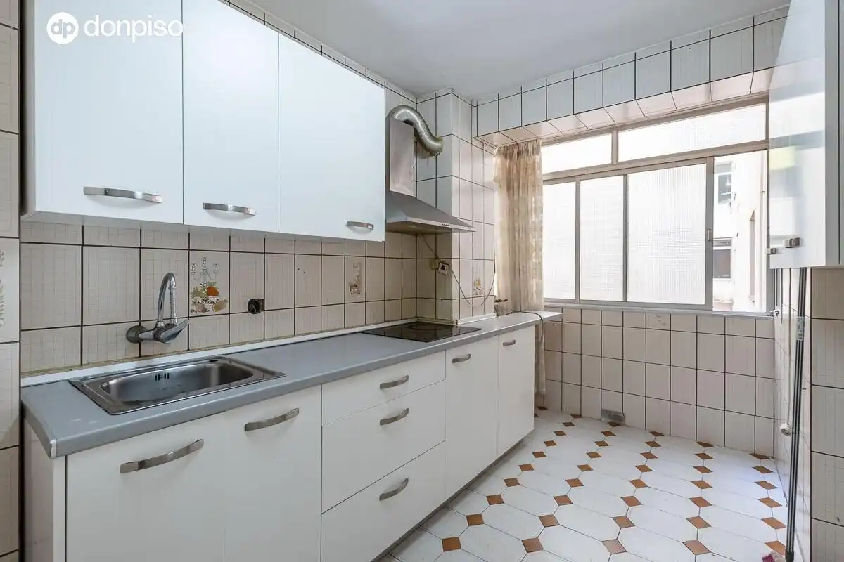 Cocina de Piso en venta en Granada con Terraza