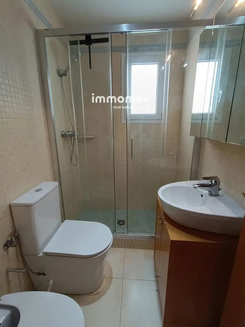 Baño de Piso de alquiler en Esplugues de Llobregat con Calefacción y Terraza