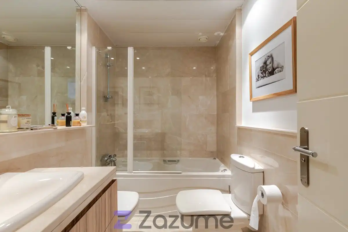 Bathroom of Flat for rent in Pozuelo de Alarcón  with Air Conditioner, Heating and Parquet flooring