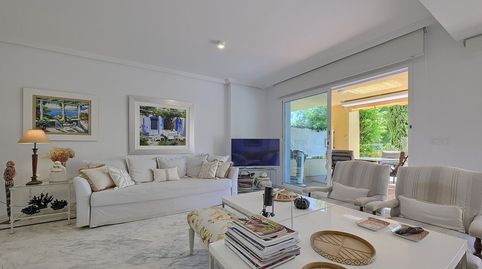 Foto 2 de Piso en venta en Bahía de Marbella, Marbella