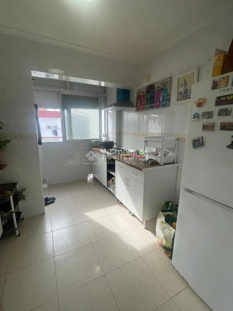 Kitchen of Flat for sale in Sevilla  with Air Conditioner and Balcony