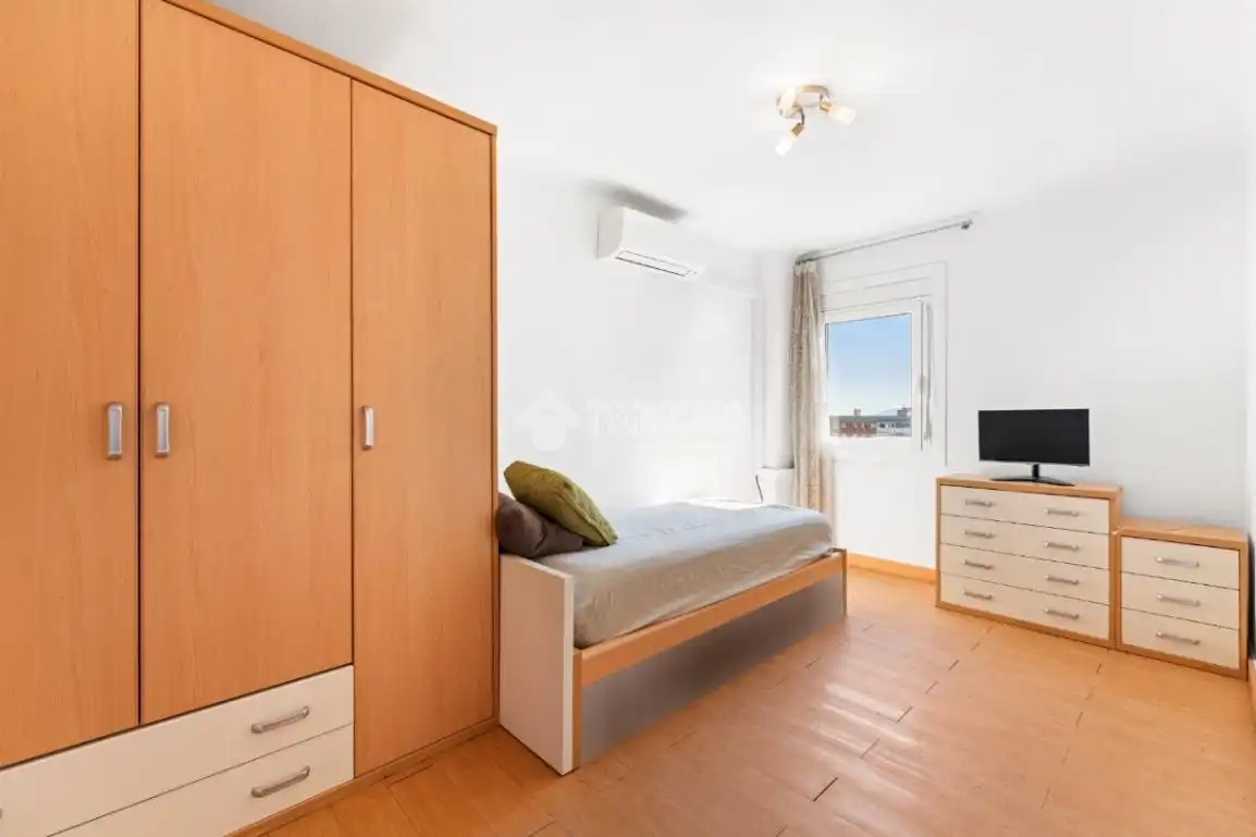 Bedroom of Flat for sale in Cornellà de Llobregat  with Air Conditioner