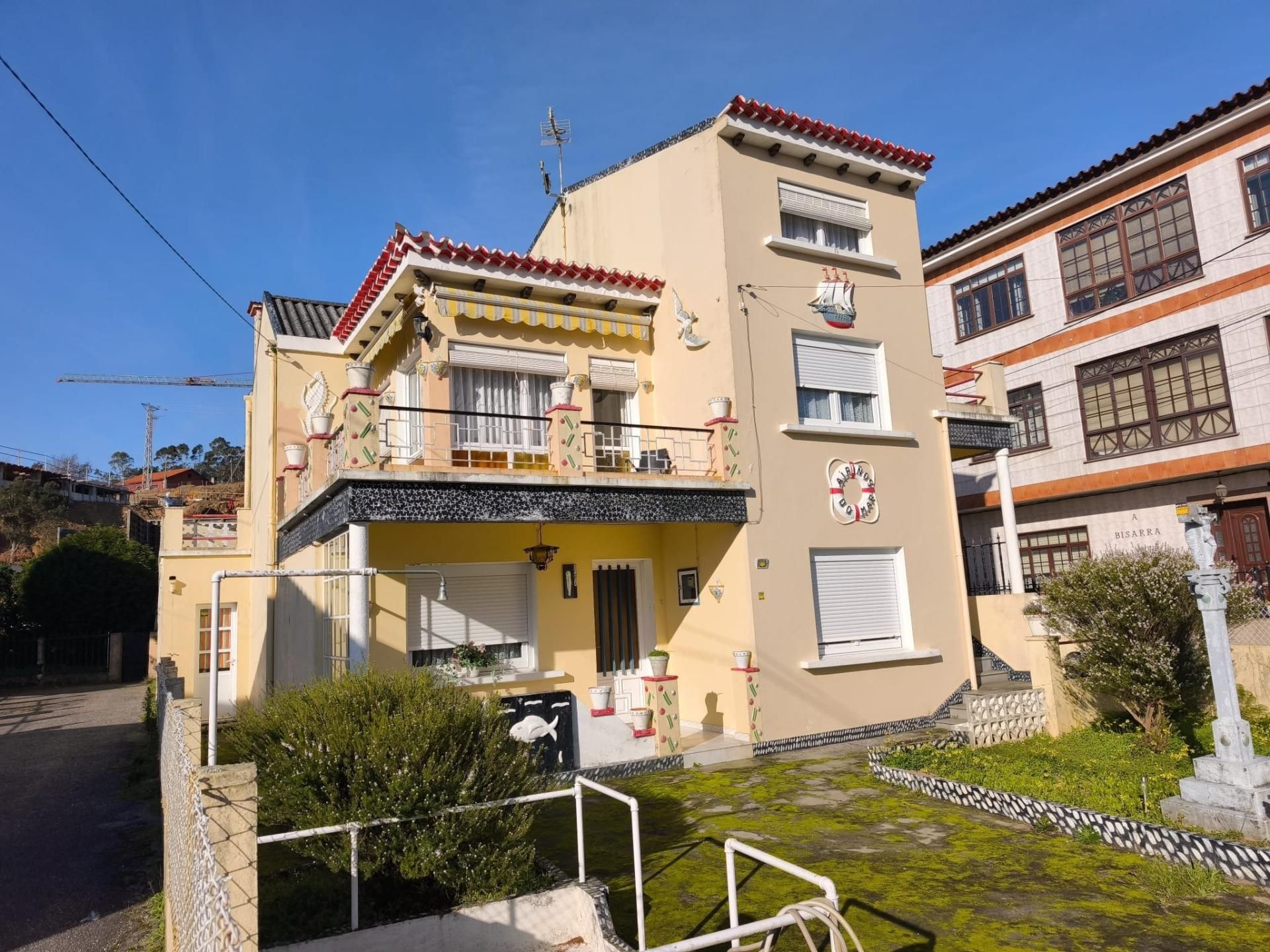 Vista exterior de Casa o chalet en venta en Ribeira con Terraza y Balcón