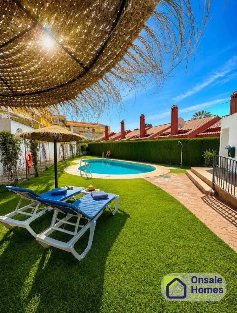 Garden of Detached homes for sale in Fuengirola  with Air Conditioner, Terrace and Balcony