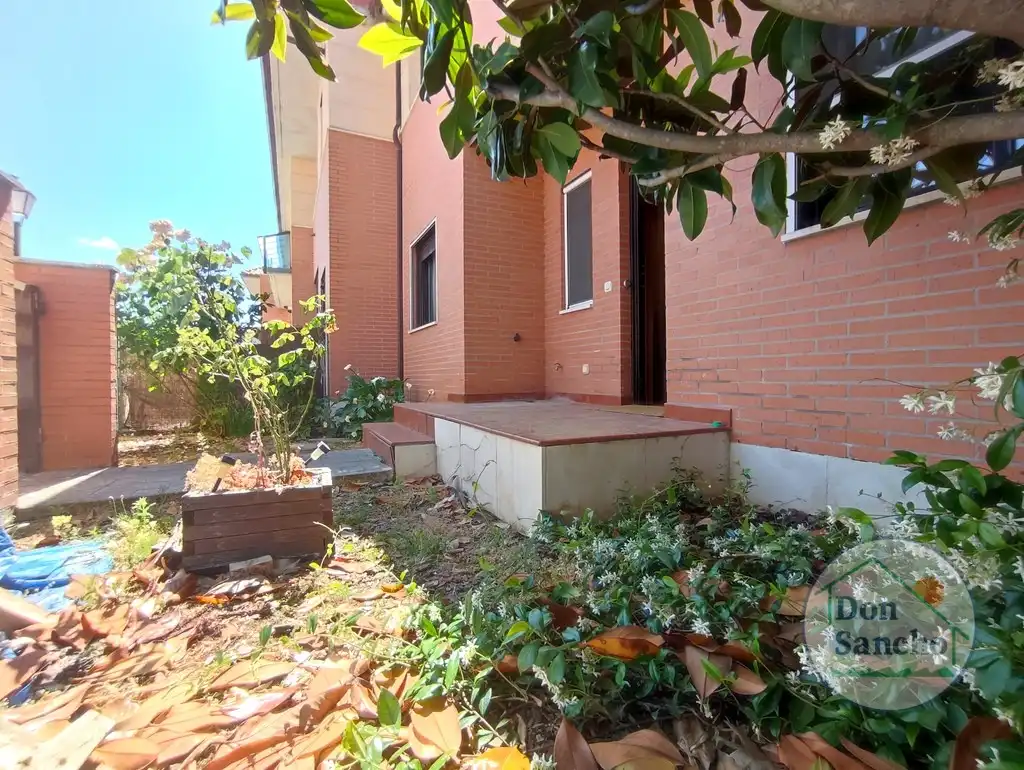 Jardín de Casa adosada en venta en Viana de Cega con Calefacción, Jardín privado y Terraza