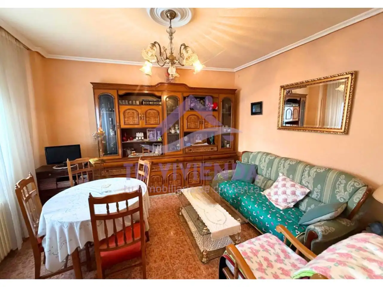 Sala d'estar de Casa o xalet en venda en Saldaña amb Calefacció