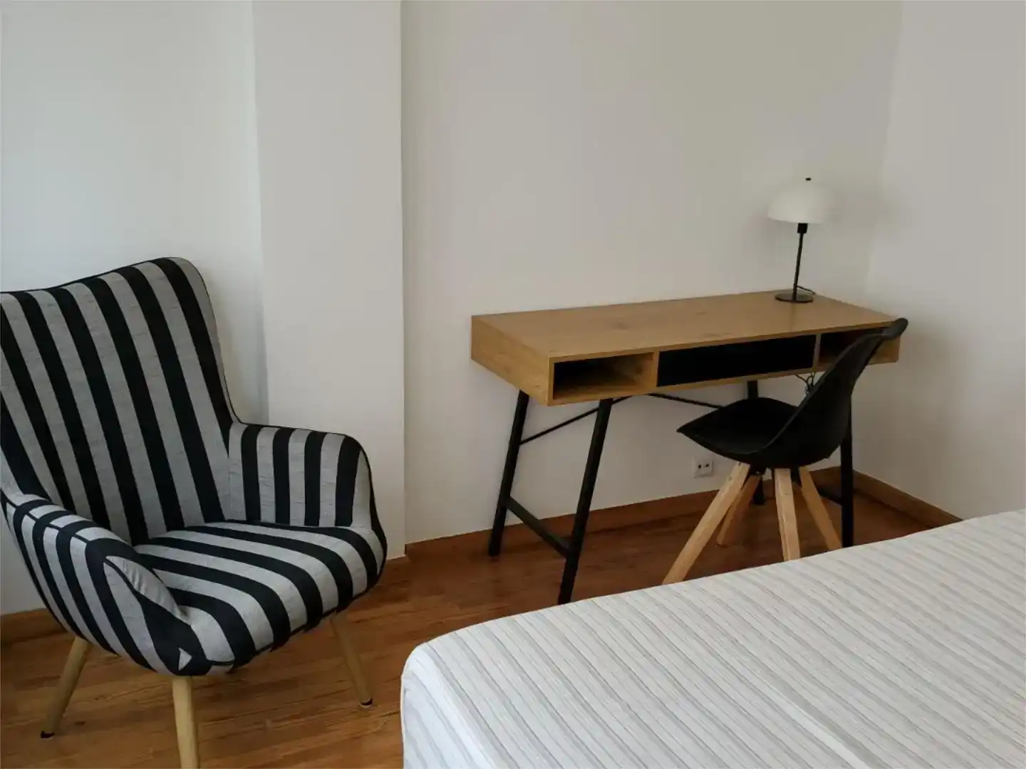 Schlafzimmer von Wohnung zur Miete in  Valencia Capital mit Klimaanlage