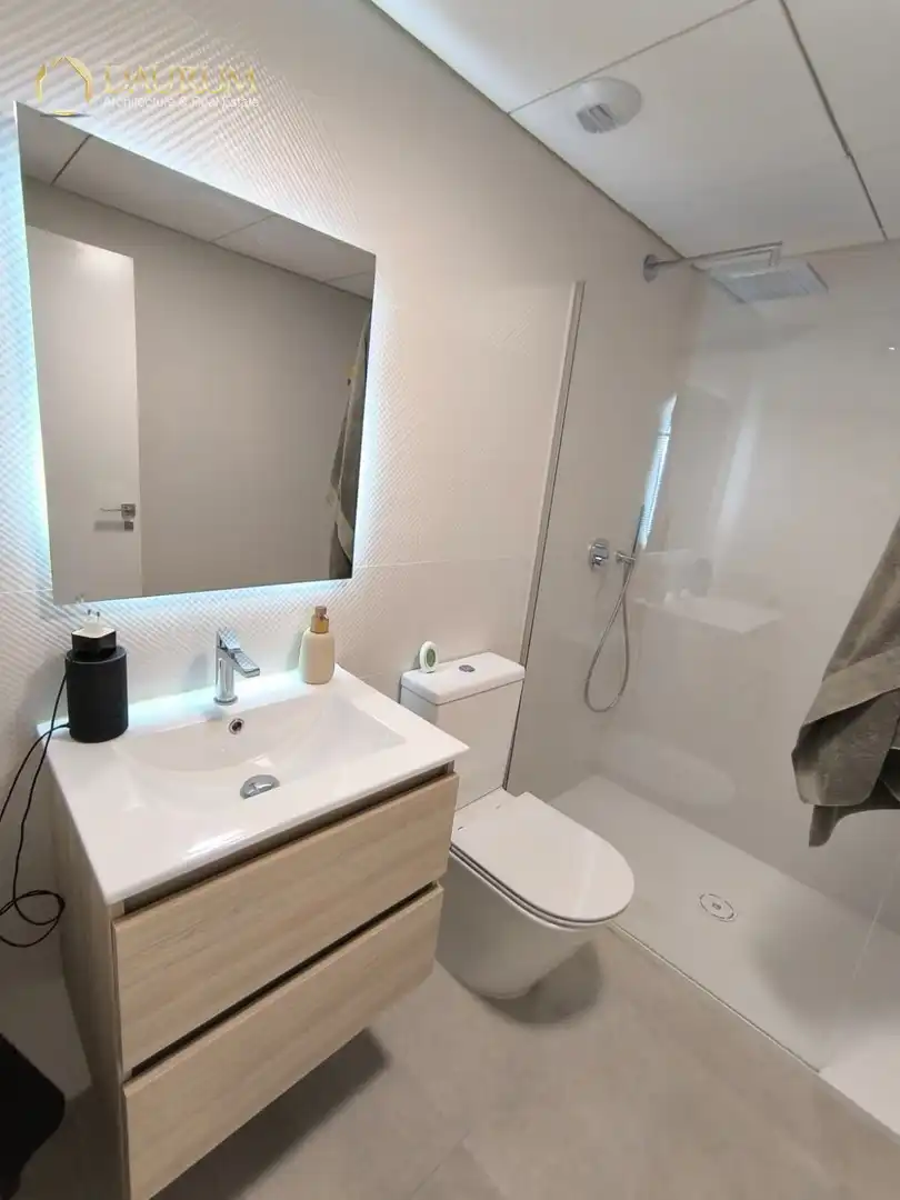 Bathroom of Flat for sale in Santa Pola  with Air Conditioner, Terrace and Storage room
