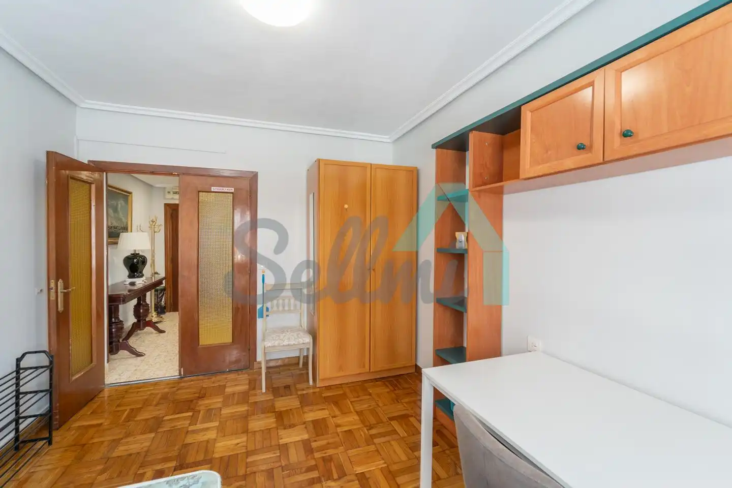 Cuina de Pis de lloguer en Oviedo  amb Calefacció, Parquet i Moblat