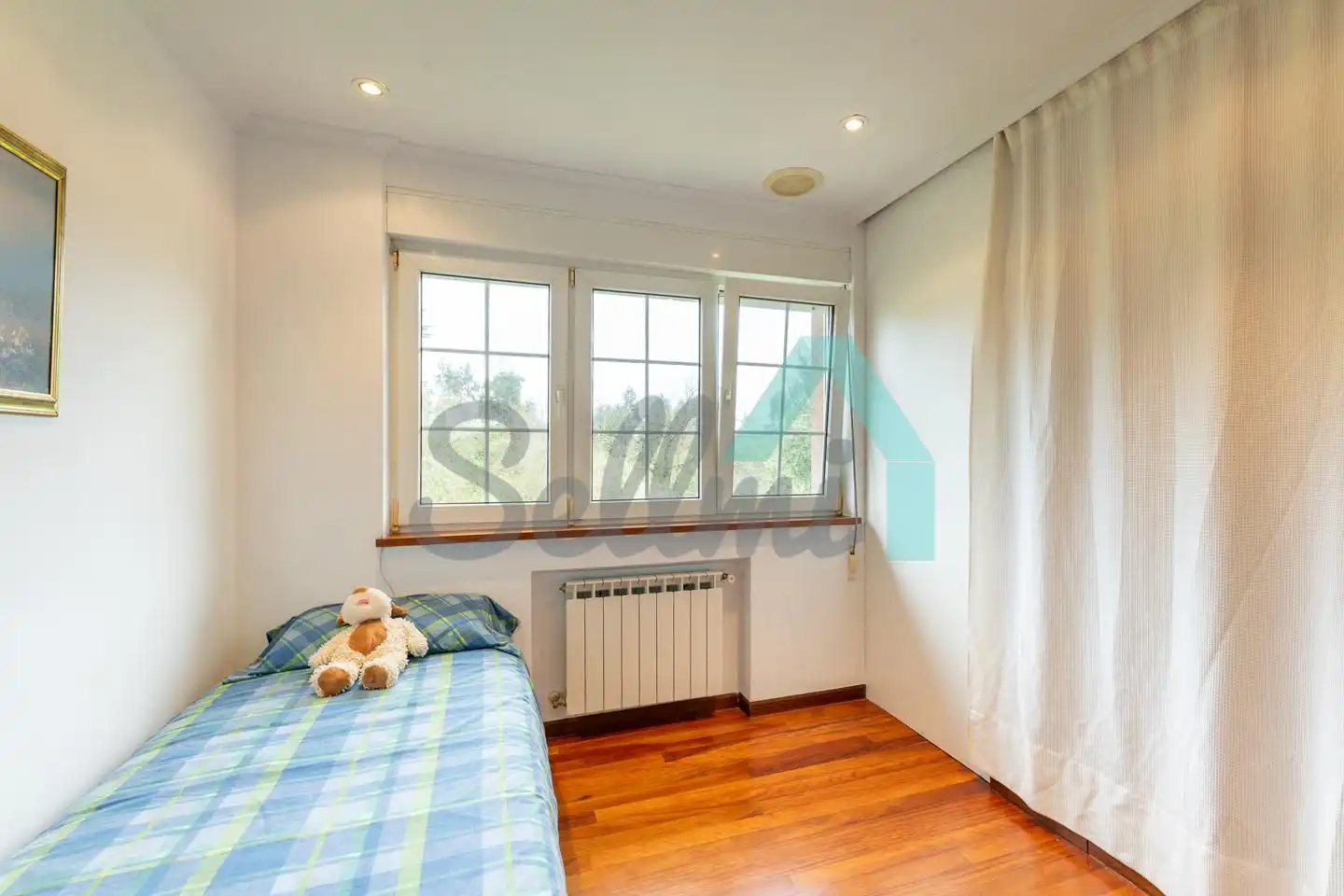 Habitación de Casa adosada en venta en El Franco  con Calefacción, Jardín privado y Parquet