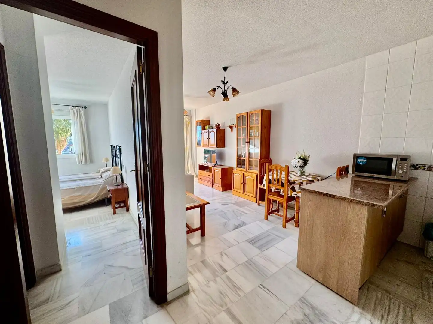 Sala de estar de Piso en venta en Fuengirola con Aire acondicionado, Terraza y Piscina comunitaria