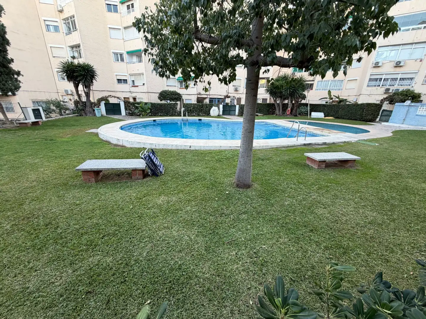 Piscina de Piso en venta en Fuengirola con Aire acondicionado, Calefacción y Piscina comunitaria