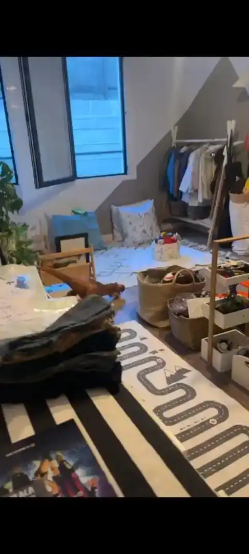 Sala d'estar de Dúplex en venda en Barcelona amb Aire condicionat, Jardí privat i Parquet