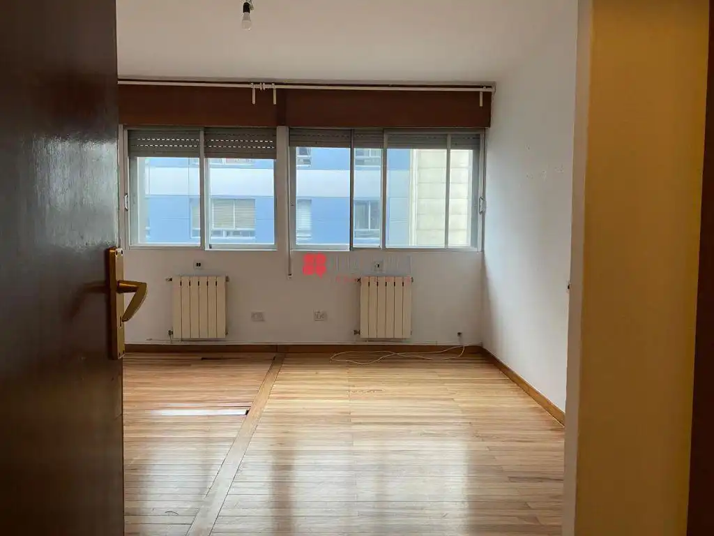 Piso en venta en Rúa De Fernando Iii O Santo, Ensanche - Sar