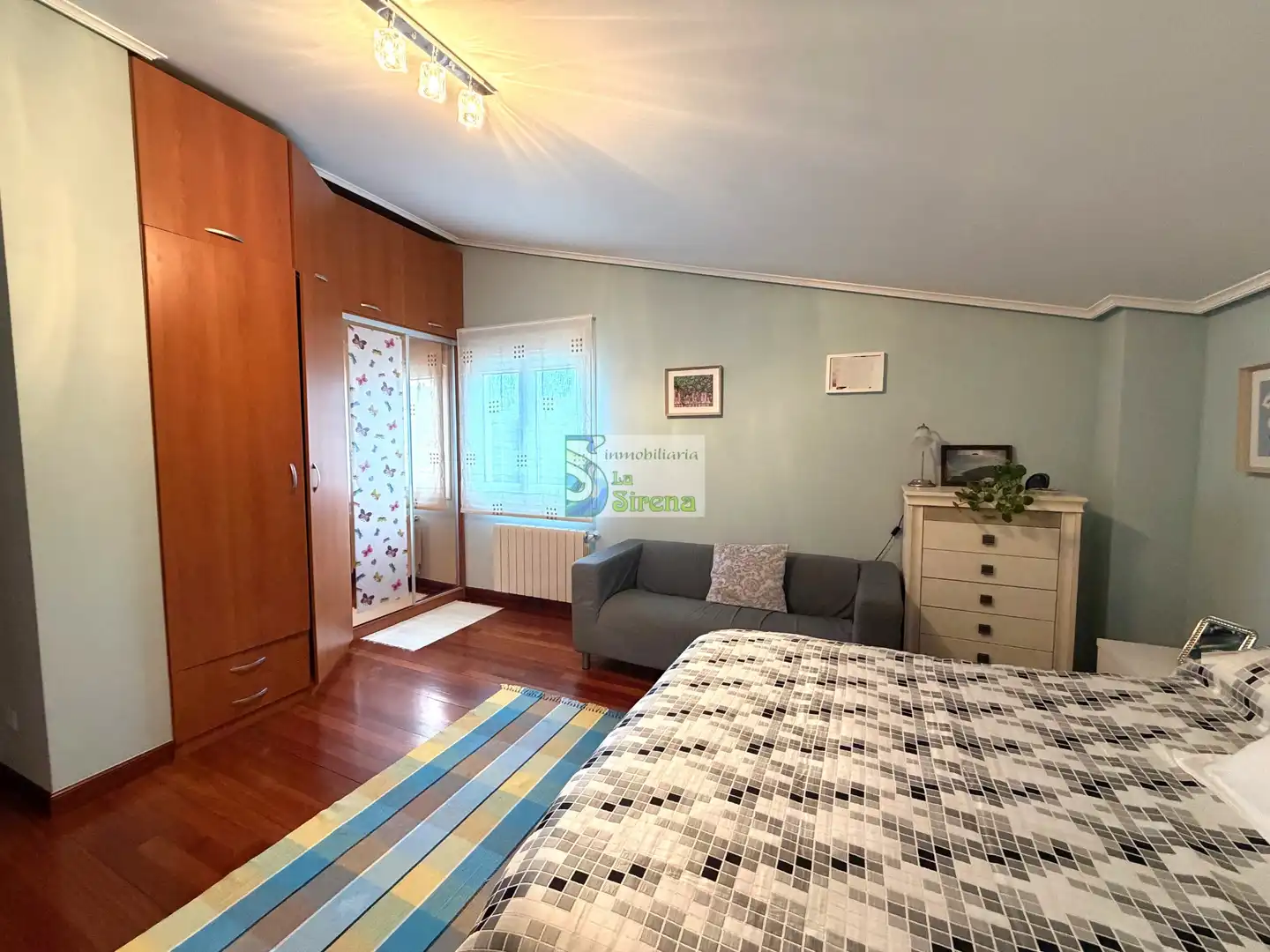 Dormitori de Casa o xalet en venda en Castro-Urdiales amb Calefacció, Jardí privat i Terrassa