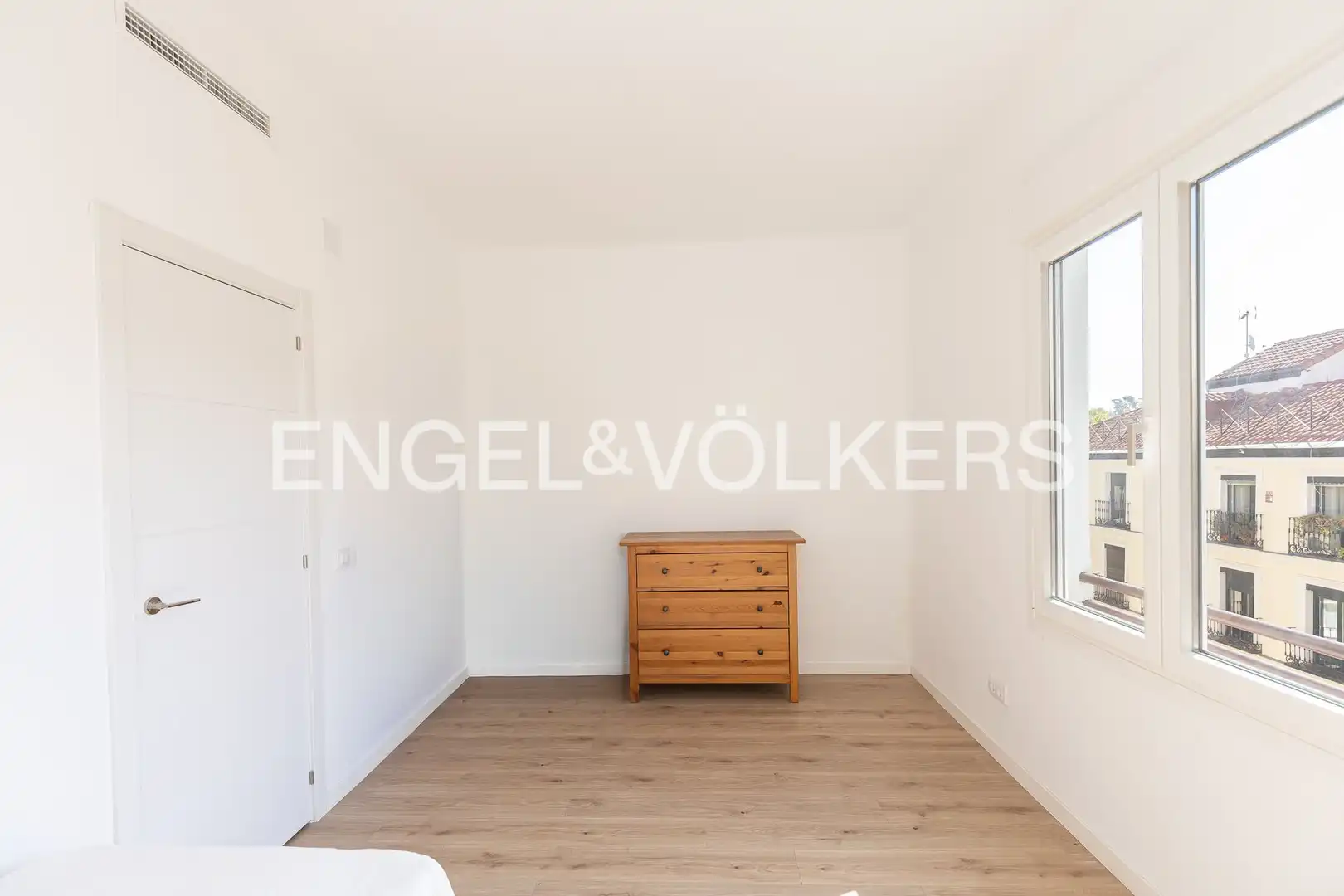 Bedroom of Flat for rent in Madrid  with Air Conditioner, Heating and Terrace
