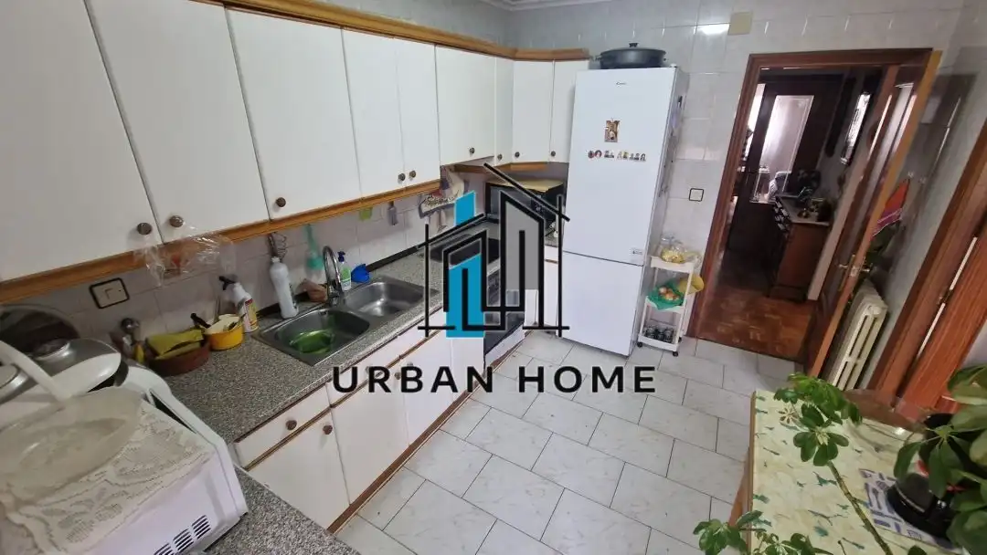 Kitchen of Flat for sale in Villarejo de Órbigo  with Heating, Terrace and Storage room