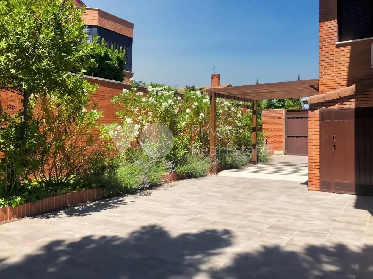 Terrace of Houses for rent in Majadahonda  with Heating, Private garden and Terrace