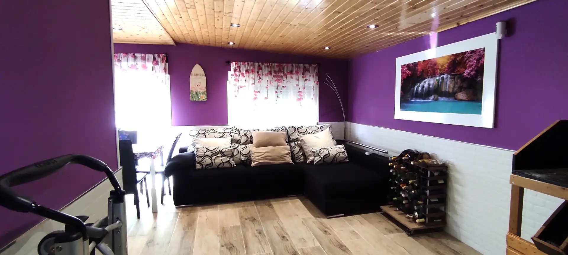 Sala d'estar de Casa adosada en venda en Castro-Urdiales amb Calefacció, Jardí privat i Terrassa