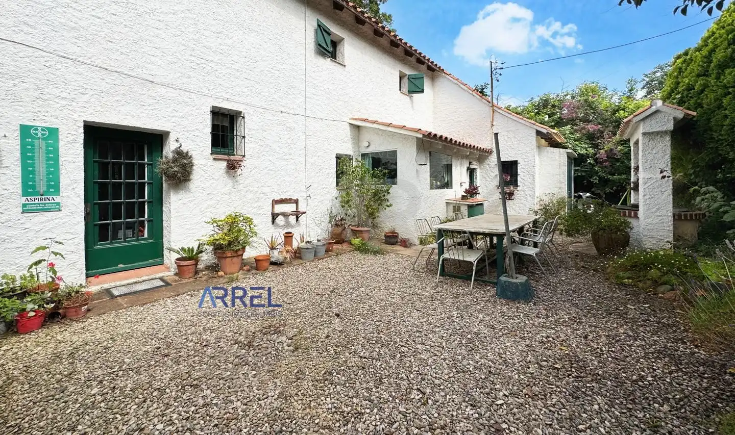 Vista exterior de Casa o chalet en venta en Alella con Jardín privado y Terraza