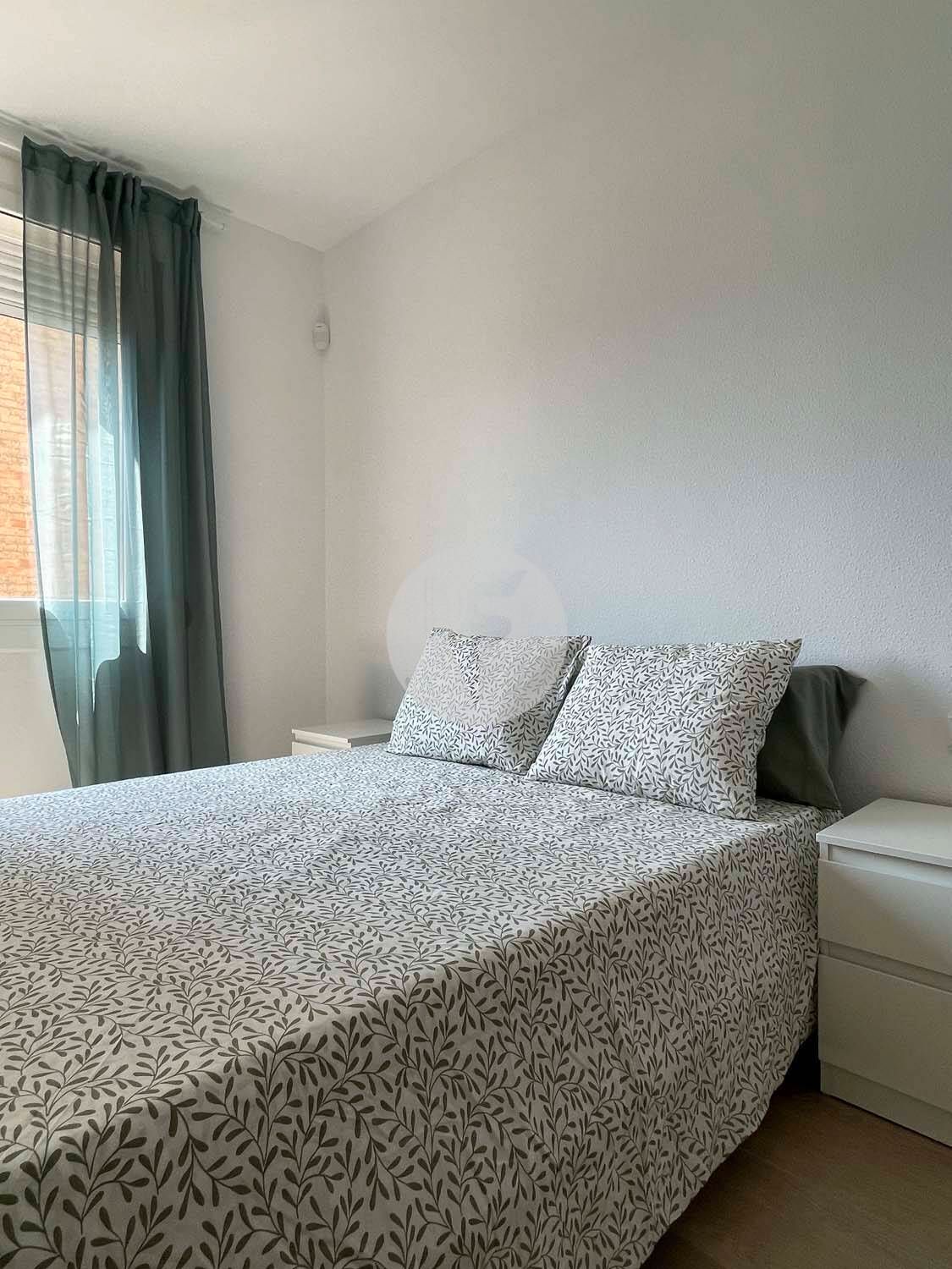 Dormitori de Apartament de lloguer en  Barcelona Capital amb Moblat