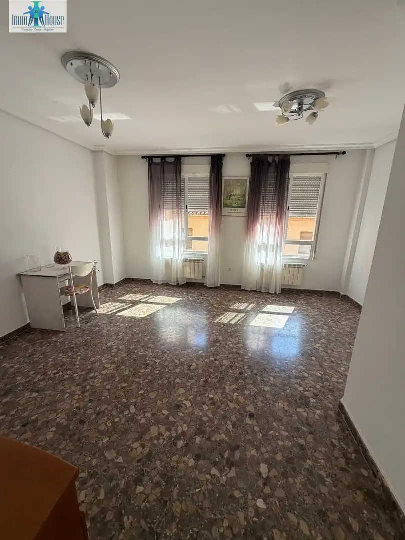 Sala de estar de Dúplex en venta en Albacete con Calefacción y Amueblado